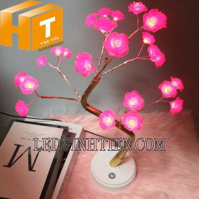 Đèn cây hoa màu hồng dùng pin
