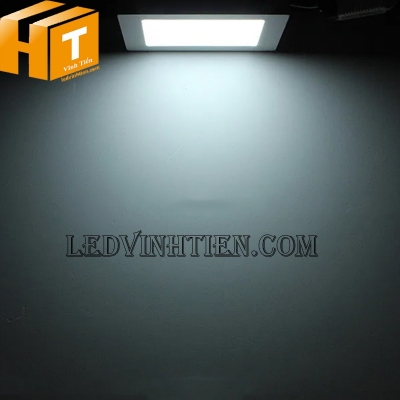 Đèn led ốp trần vuông 6W màu trắng